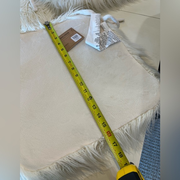 Pier 1 Cream (4) Faux Fur seat cushions - Picture 6 of 10